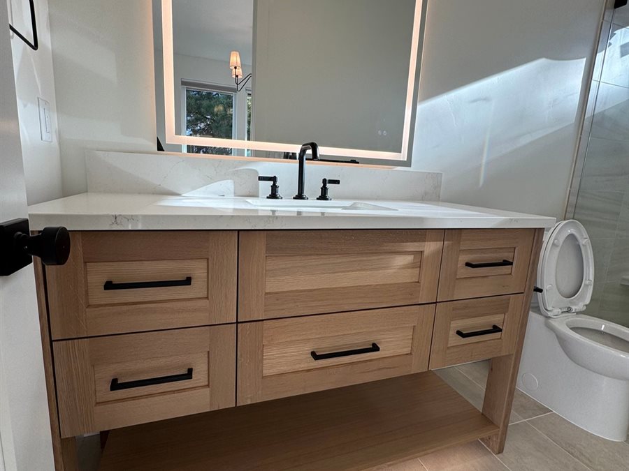 Custom bathroom vanity cabinets by Blue Mountain Design Bend Oregon