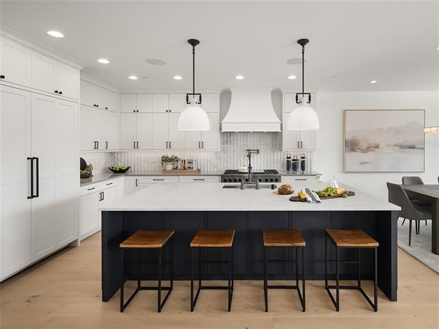 Custom kitchen cabinetry with island and quartz countertops Bend Oregon